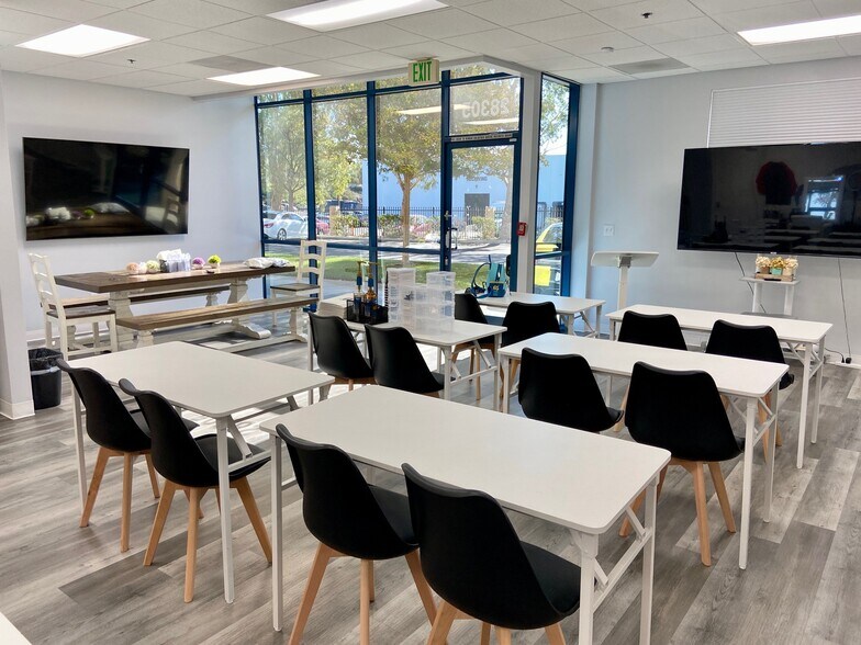 More Photos Of 28303-28319 W Industry Dr, Valencia Warehouse For Lease