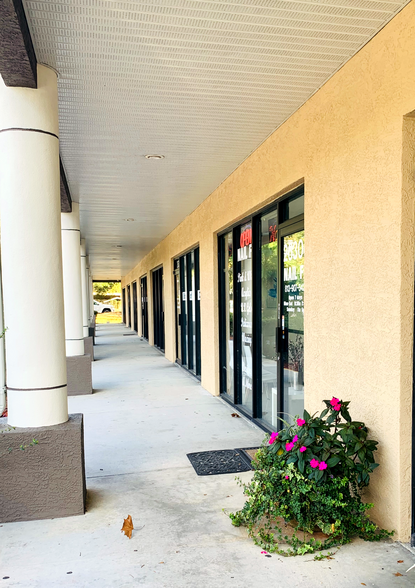 More Photos Of 26230 Wesley Chapel Blvd, Lutz General Retail For Lease