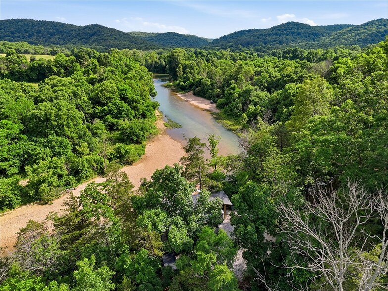 More Photos Of 394 Madison 1555, Eureka Springs Specialty For Sale