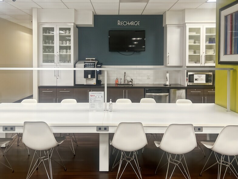 More Photos Of 400 S 4th St, Las Vegas Coworking Space