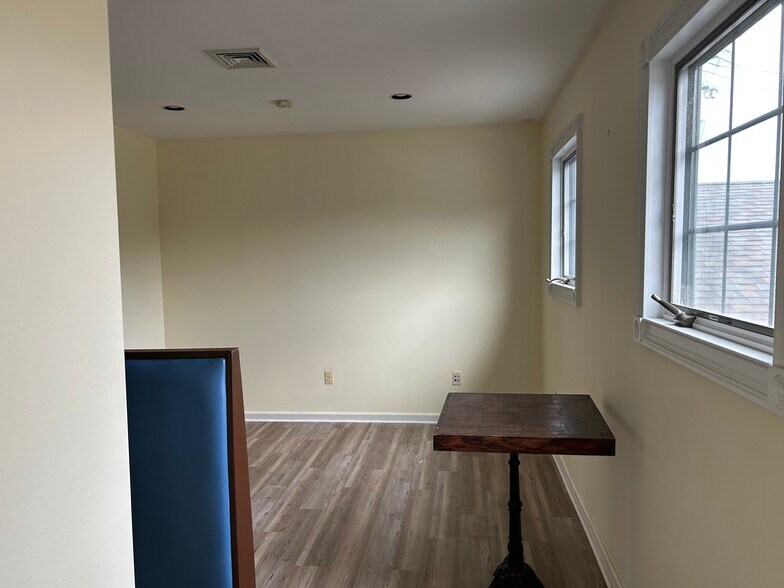 More Photos Of 3055 Route 23, Oak Ridge Restaurant For Lease