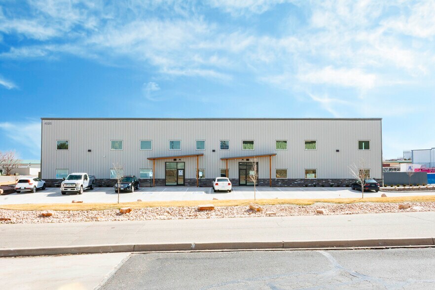 More Photos Of 405 Mountain View Rd, Johnstown Distribution For Lease