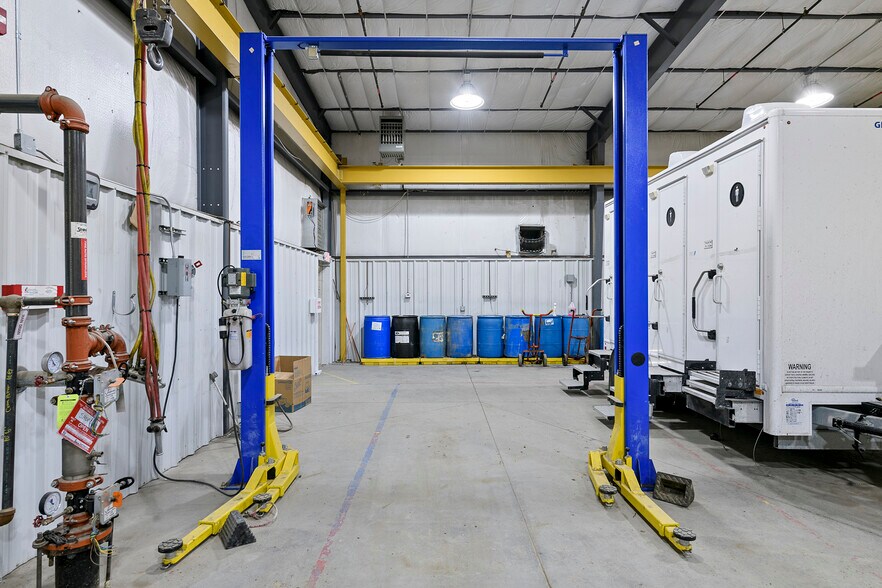 More Photos Of 44-46 Wilkins Peak Dr, Rock Springs Warehouse For Sale