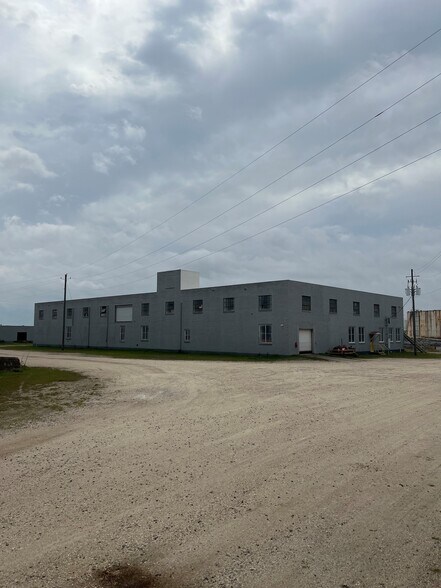 Primary Photo Of 750A Viaduct Rd, Chickasaw Manufacturing For Lease