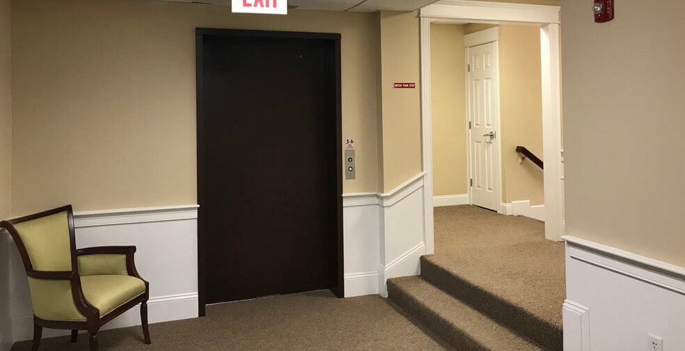 More Photos Of 540 Main St, Hyannis General Retail For Sale