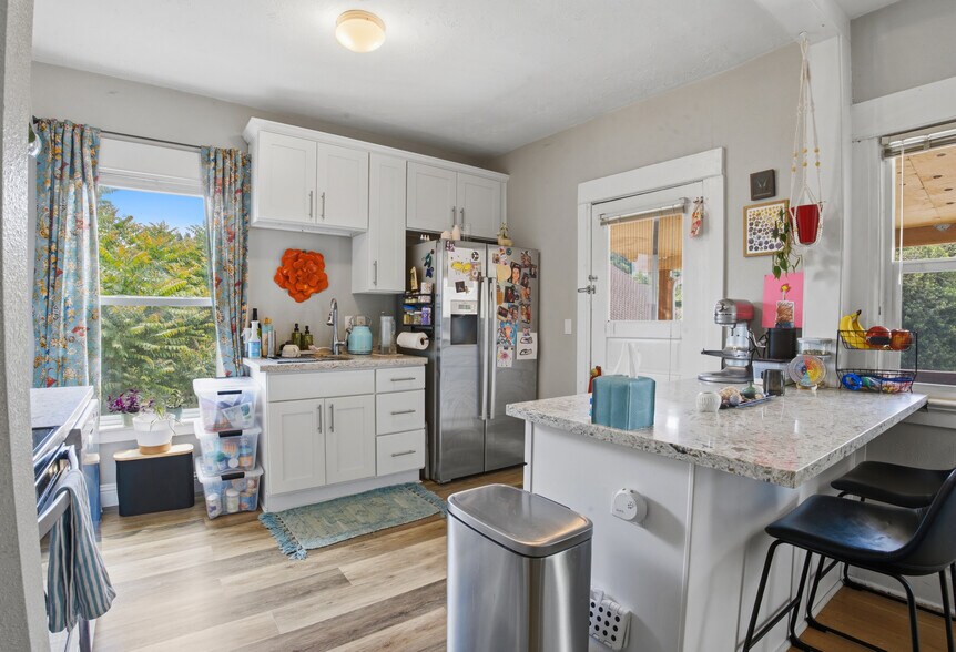 More Photos Of 308 High St, Oregon City Multifamily For Sale