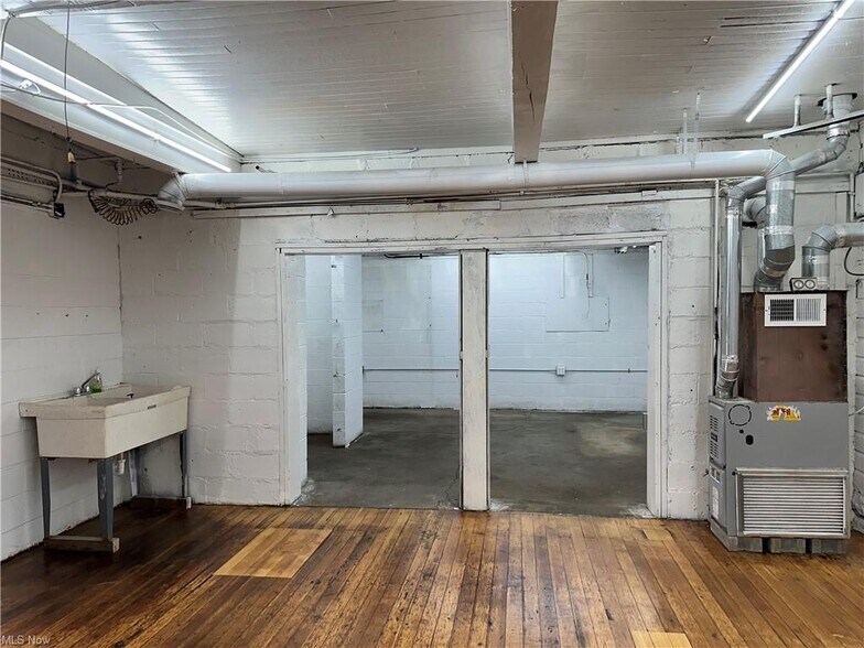 More Photos Of 1301 Brownell Ave, Lorain Service For Sale