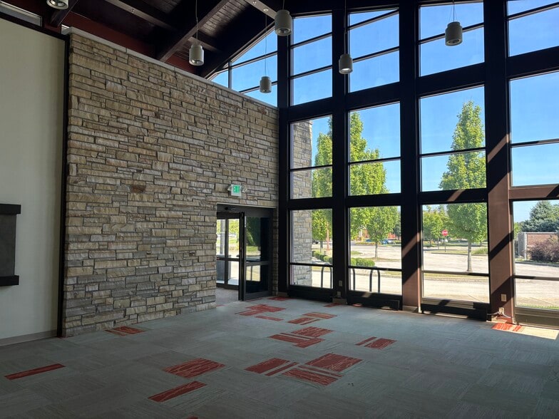 More Photos Of 11481 Olio rd, Fishers Medical For Lease