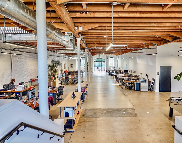 More Photos Of 2143 Bay St, Los Angeles Office For Lease