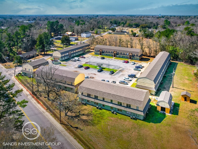 Primary Photo Of 825 Tomlinson St, Kingstree Apartments For Sale