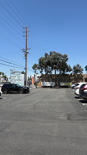 More Photos Of 455-479 N Tustin St, Orange Storefront Retail Office For Lease