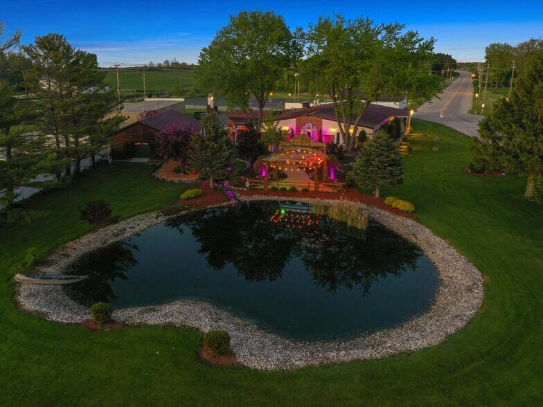 More Photos Of 1222 S Alverno Rd, Manitowoc Restaurant For Sale