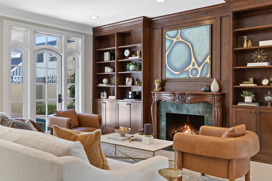 More Photos Of 1810 W 35th St, Austin Specialty For Sale