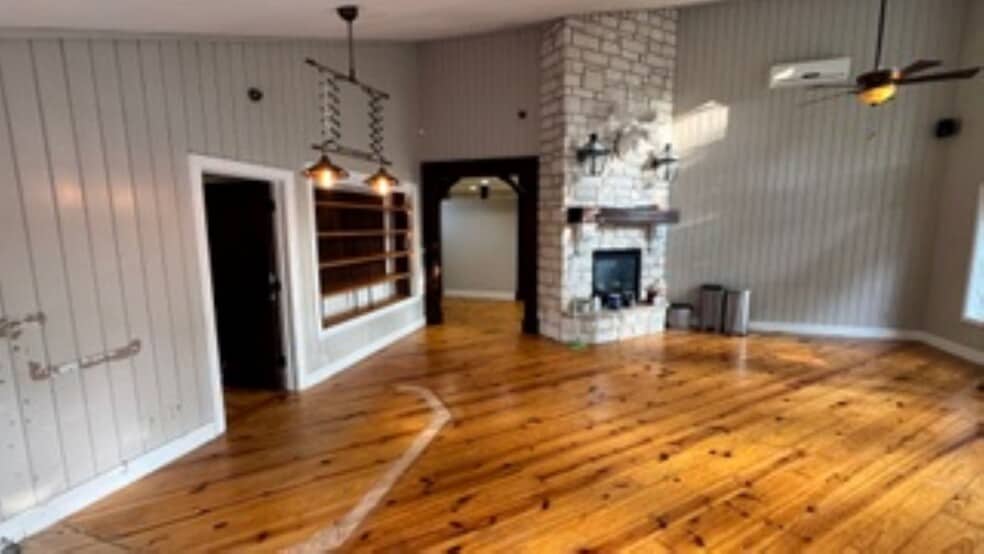 More Photos Of 116 Chantilly Ln, Maryville Medical For Sale