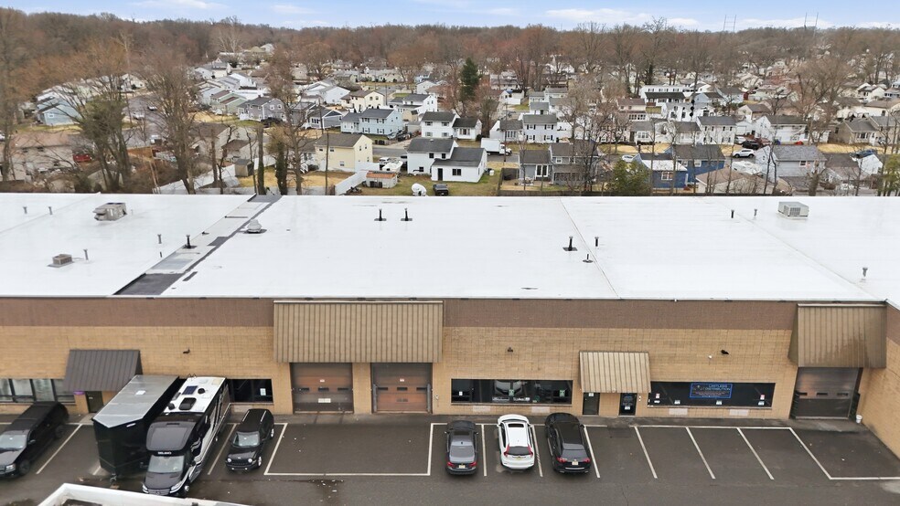 More Photos Of 610 Ryan Ave, Westville Warehouse For Lease