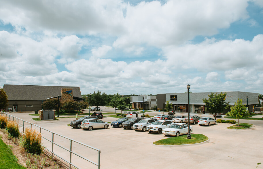 Primary Photo Of 8340 Glynoaks Dr, Lincoln Storefront Retail Residential For Lease