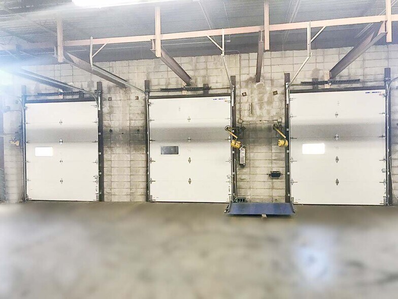 More Photos Of 70 Stoddard Ave, North Haven Warehouse For Lease