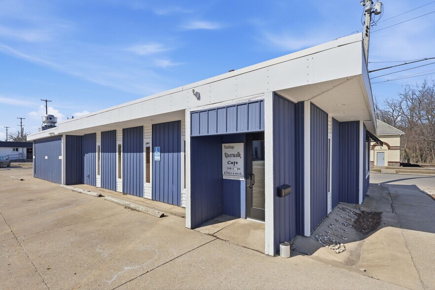 Primary Photo Of 228 N Jefferson St, Hastings Restaurant For Sale
