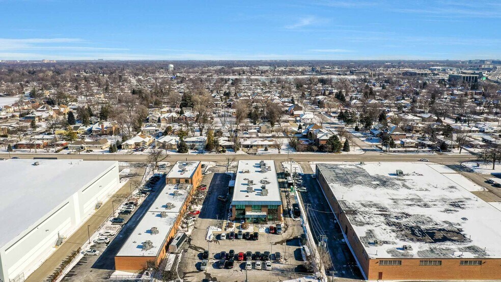More Photos Of 2134-2140 S Wolf Rd, Des Plaines Office For Lease