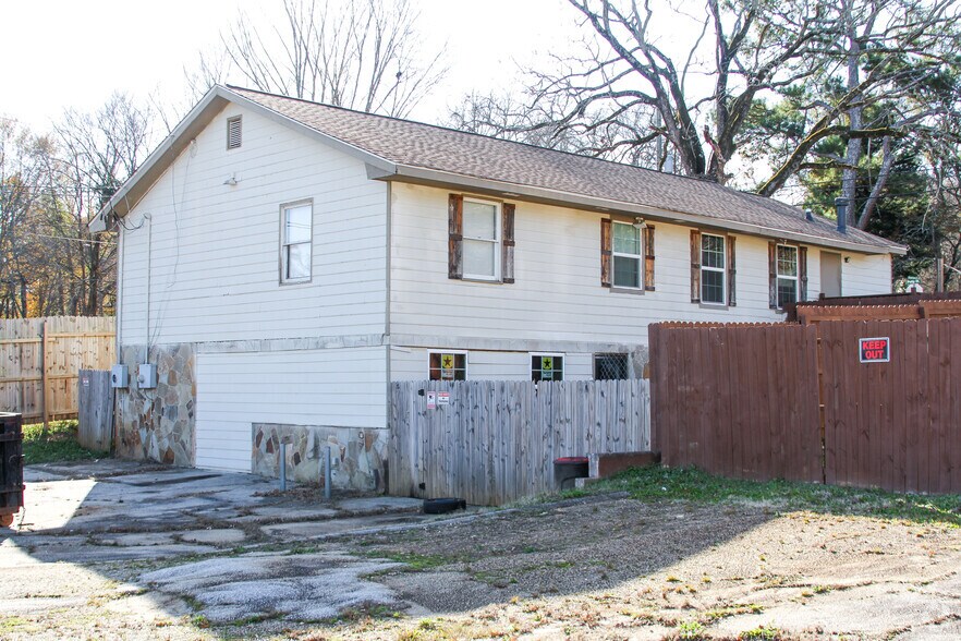 More Photos Of 6135 Petty St SW, Covington General Retail For Sale