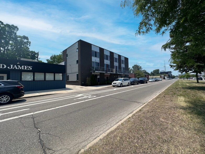 More Photos Of 626 E 4th St, Royal Oak Multifamily For Sale