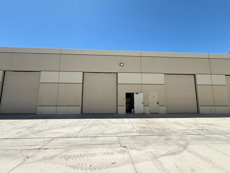 More Photos Of 39301 Badger St, Palm Desert Warehouse For Sale