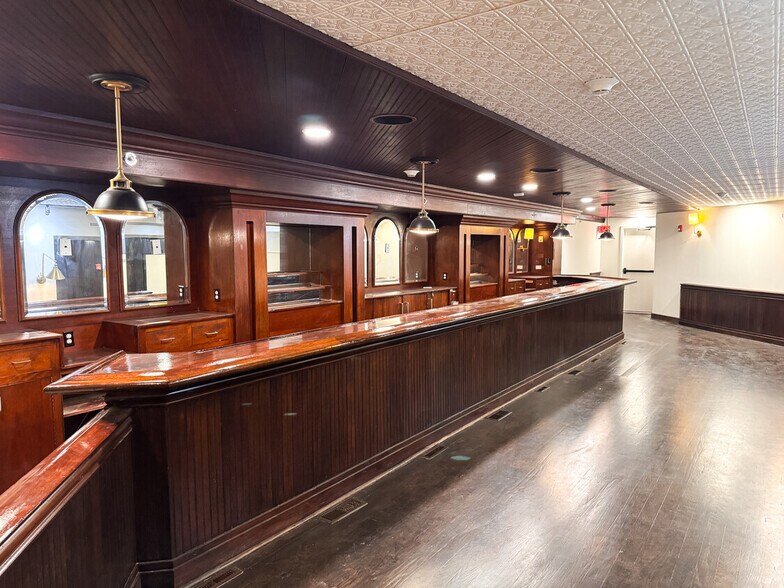 More Photos Of 1 Steuben St, Albany Office Residential For Lease