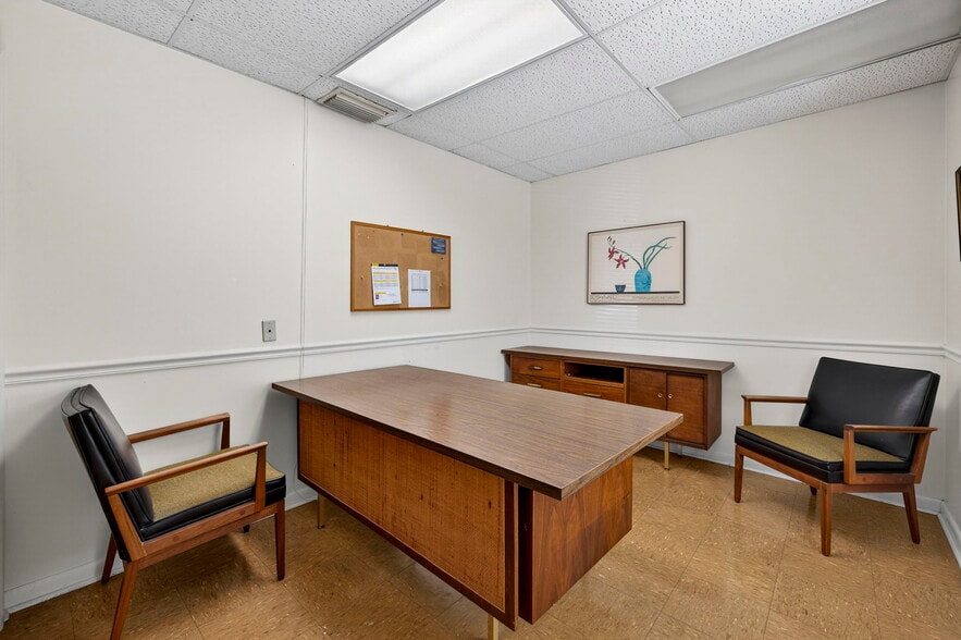 More Photos Of 314 N Braddock St, Winchester Office For Sale