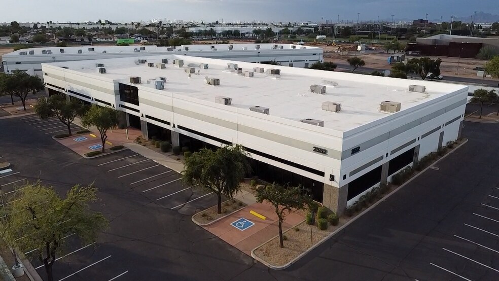 More Photos Of 2552 W Erie Dr, Tempe Unknown For Lease