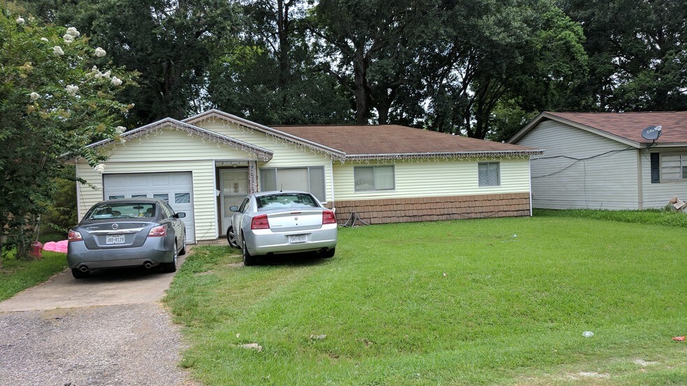 More Photos Of 3560 Delaware St, Beaumont Medical For Sale
