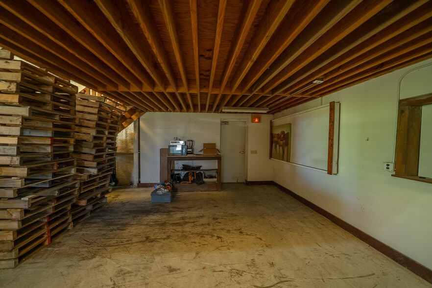 More Photos Of 1731 Manzana Ave, Punta Gorda Warehouse For Lease