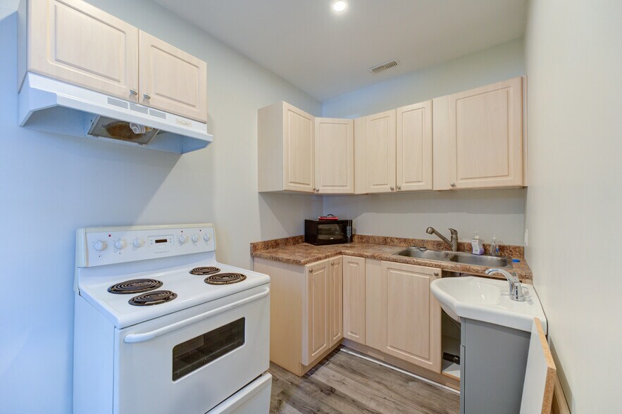 More Photos Of 76 Capron St, Paris Storefront Retail Residential For Sale