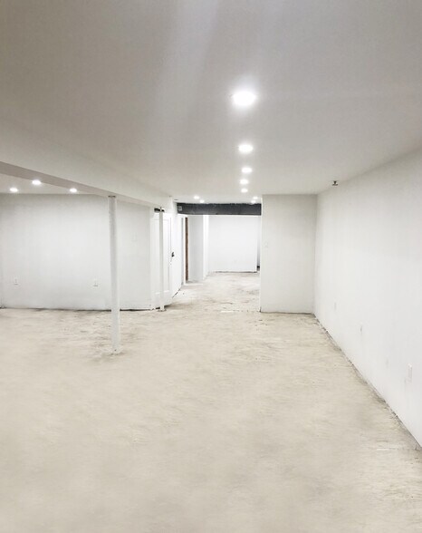 More Photos Of 100 Manhattan Ave, Brooklyn Storefront Retail Residential For Lease