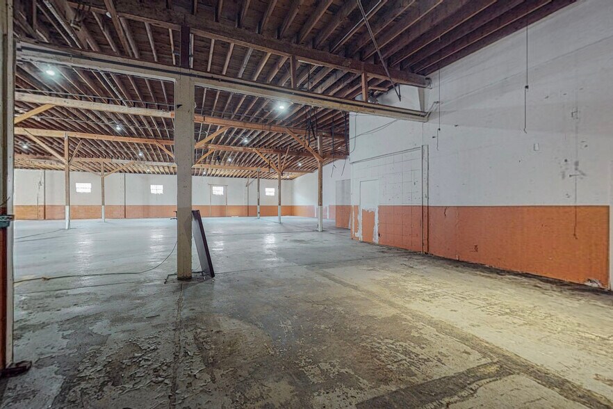 More Photos Of 1823 Commercial St NE, Albuquerque Warehouse For Sale
