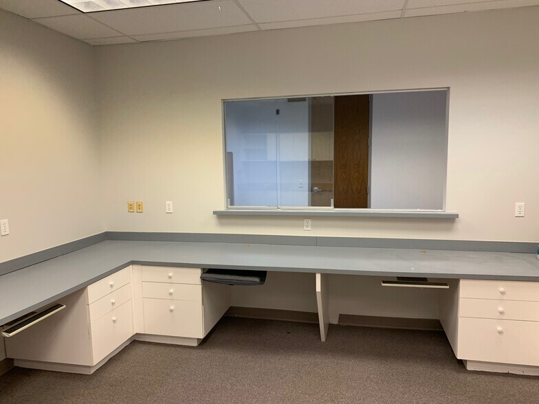 More Photos Of 25 Hospital Center Blvd, Hilton Head Medical For Lease