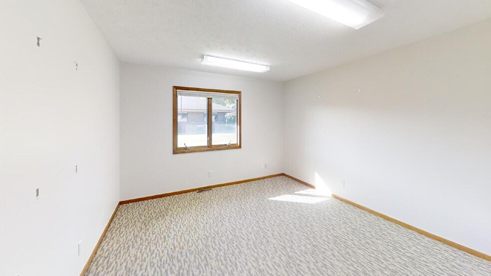 More Photos Of 3281 Racquet Club Dr, Traverse City Office For Lease