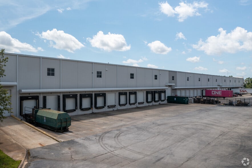 Primary Photo Of 3850 Port Jacksonville Pky, Jacksonville Warehouse For Lease