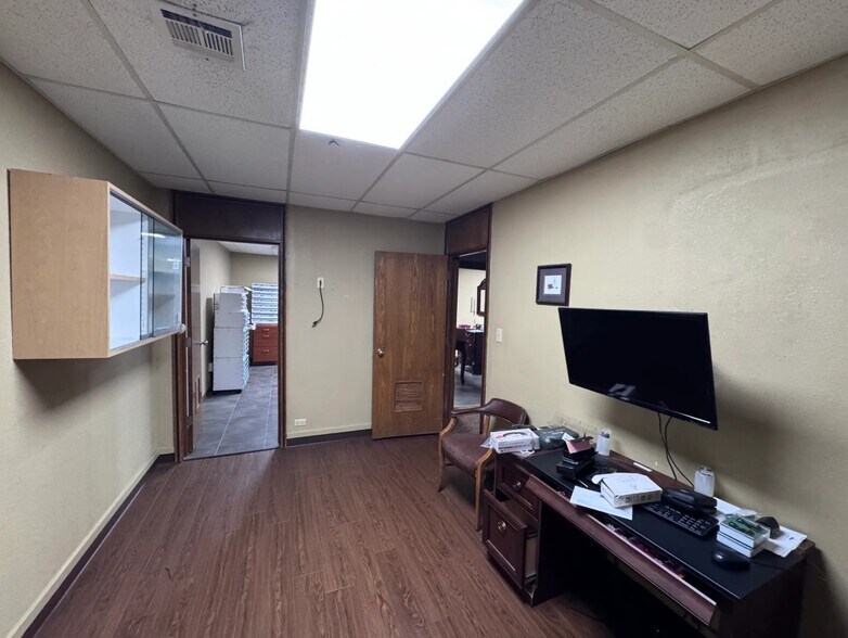 More Photos Of 411 SW C Ave, Lawton Medical For Sale