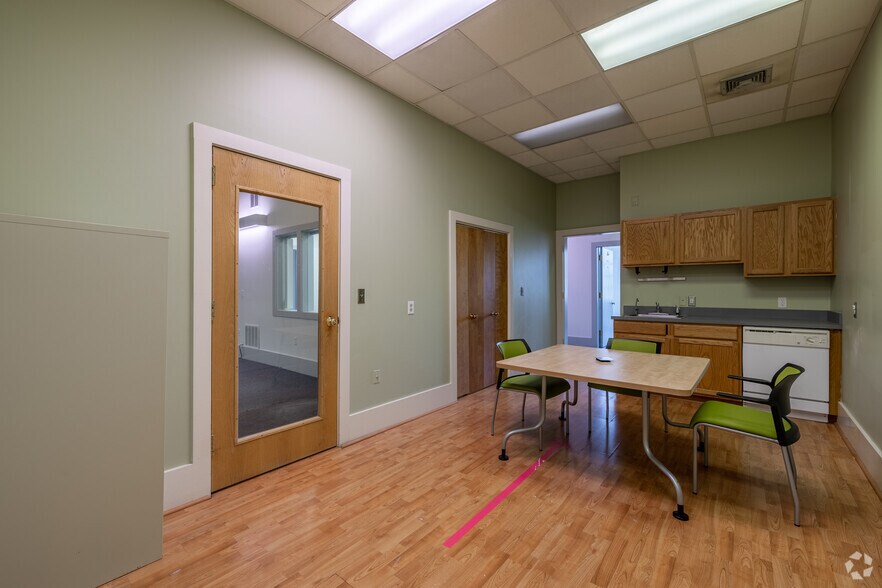 More Photos Of 10 Cordage Park, Plymouth Unknown For Lease