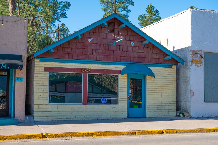 Primary Photo Of 2525 Sudderth Dr, Ruidoso General Retail For Sale