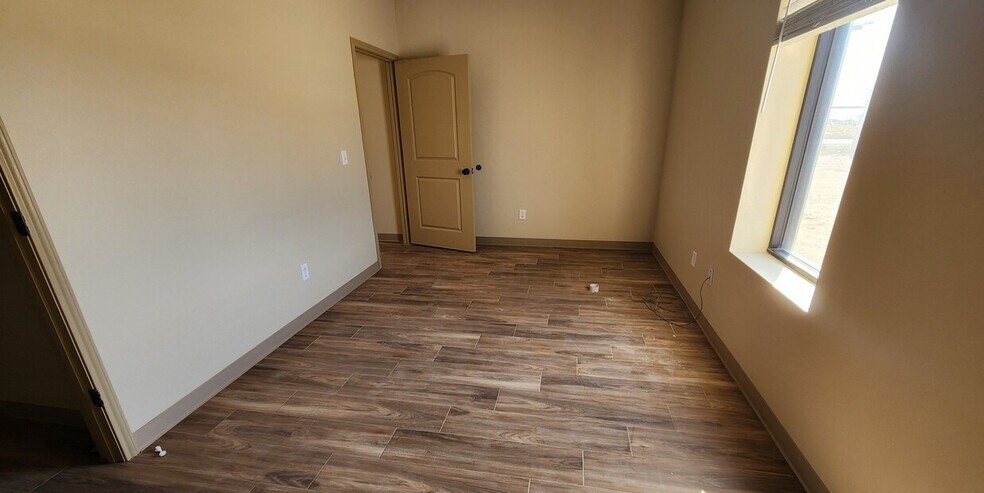 More Photos Of 6712 FM 715, Midland Warehouse For Lease