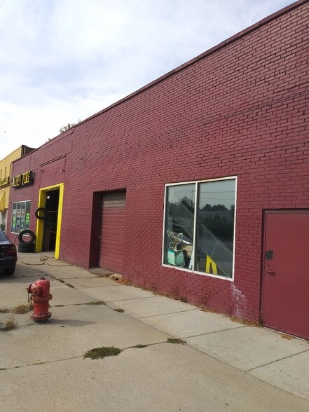 More Photos Of 8453 E Eight Mile Rd, Warren Auto Repair For Sale