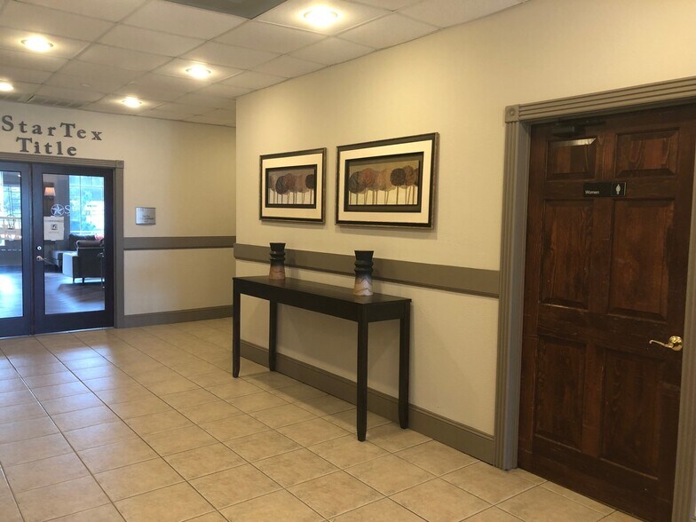 More Photos Of 9330 W Broadway St, Pearland Unknown For Lease