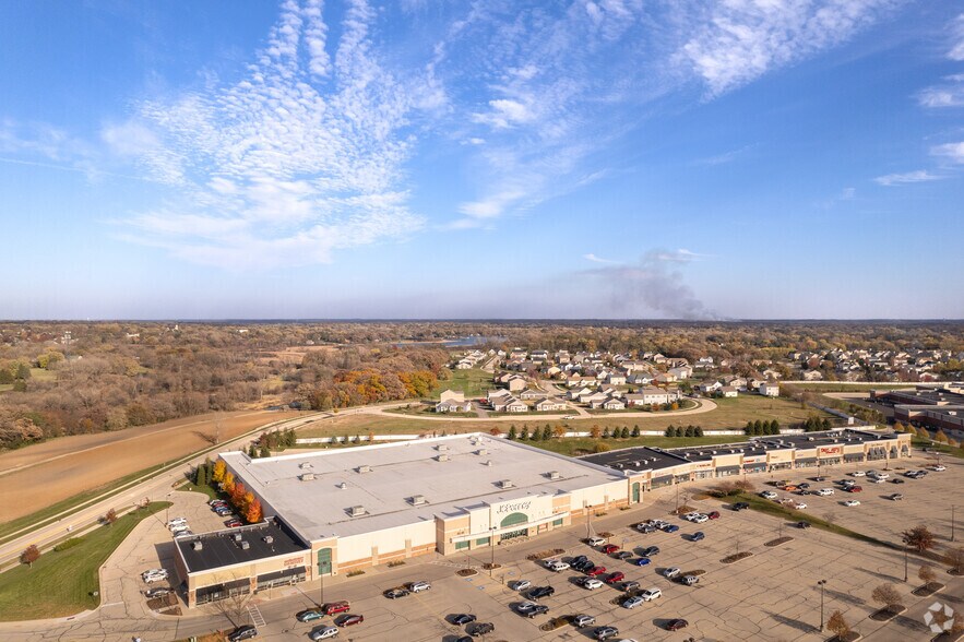 More Photos Of 2940 Commerce Dr, Johnsburg Department Store For Sale