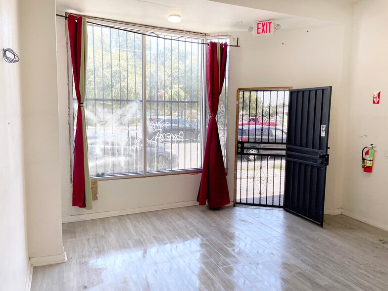 More Photos Of 10209 S Central Ave, Los Angeles Convenience Store For Sale