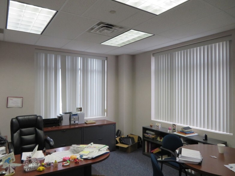 More Photos Of 92 E Main St, Somerville Office For Lease