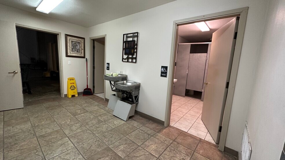 More Photos Of 2401 1/2 Empire, Bloomington General Retail For Sale