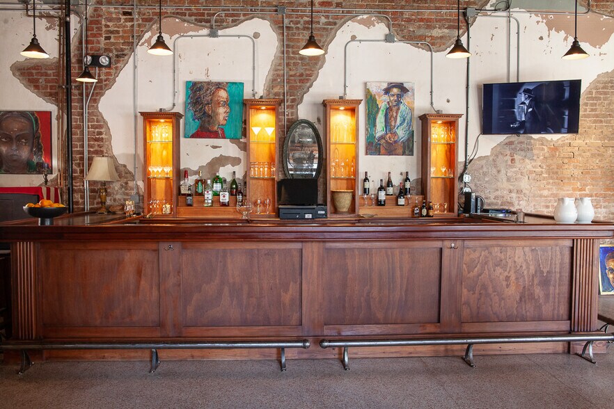 More Photos Of 1427 Oretha Castle Haley Blvd, New Orleans General Retail For Sale