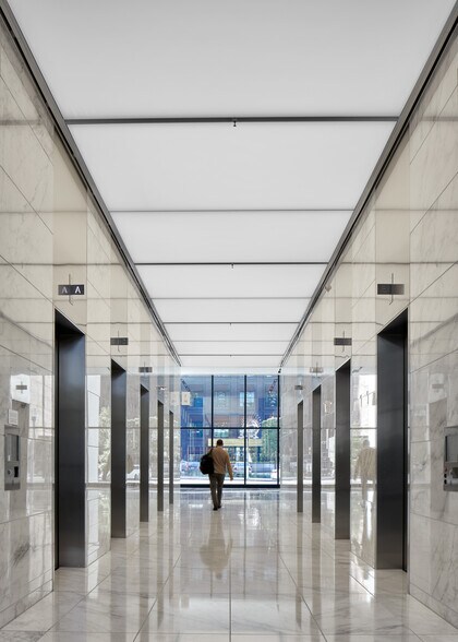 More Photos Of 1601 Elm St, Dallas Office For Lease