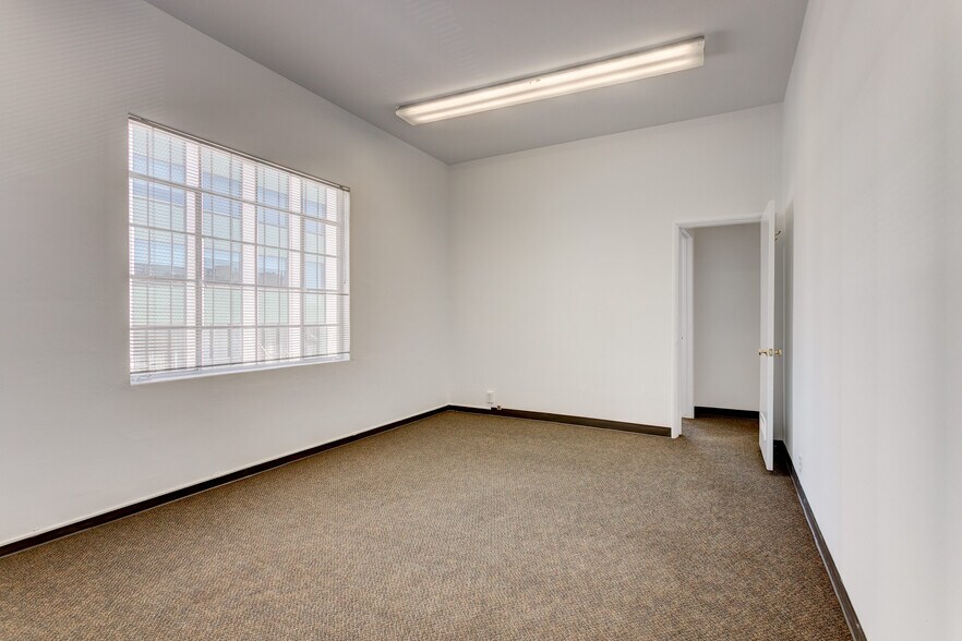 More Photos Of 114-122 S Beverly Dr, Beverly Hills Storefront Retail Office For Lease